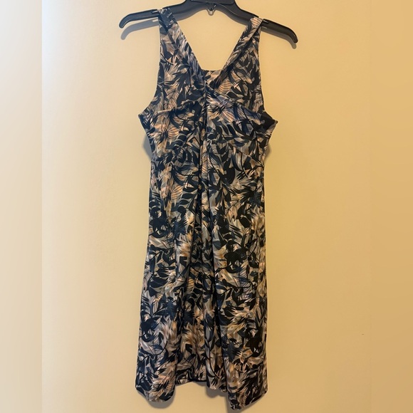 Kyodan - Women’s- Athletic Dress with Leaf/Tropical Print - - Picture 2 of 4